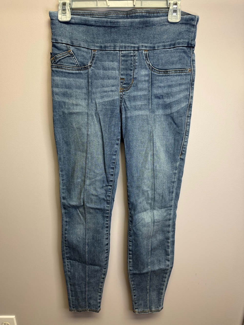 Rock & Republic Faded Blue High-Rise Jeggings